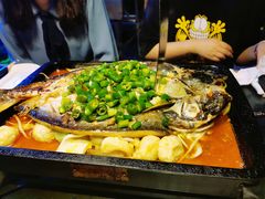 碧绿青椒芒果烤鱼-夯鱼烤鱼·尔滨地标美食(国展店)