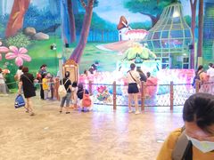 -蓝精灵乐园·世茂精灵之城主题乐园
