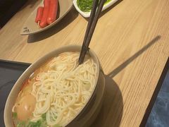 -亮亮面馆(经六路店)