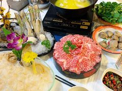 -鲜入围煮花胶鸡海鲜火锅