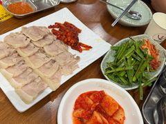 小盘白切肉-旺清进洞米肠汤