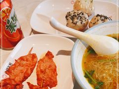 -小杨生煎(百联嘉定购物中心店)