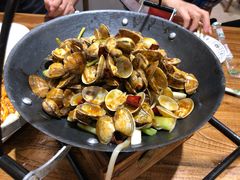吊锅花蛤-东来菜馆•手抓海鲜家常菜•海鲜锅贴(鸽子窝店)