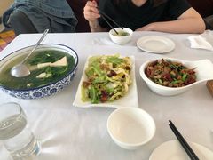 -一栋洋楼云南菜馆