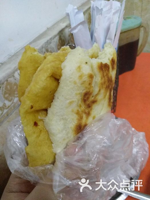 增盛魁小吃店烧饼夹油饼图片 - 第2张