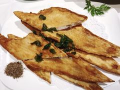 干炸比目鱼-开海·红岛海鲜虾水饺(石老人店)