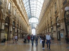 -文艺复兴百货(米兰大教堂广场店)