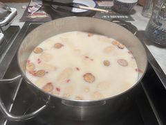 -尚尚仙·酸汤猪手·猪肚鸡火锅(华联万柳购物中心店)