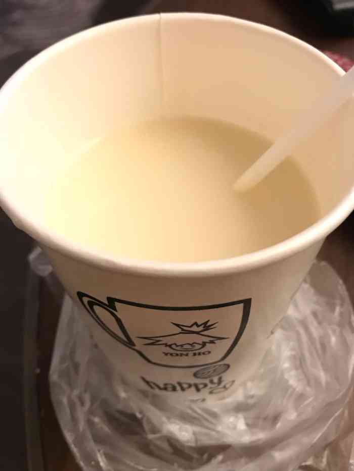 打分 正巧路过想喝豆浆,买了杯燕麦豆浆打包,回到酒店喝了半天都没
