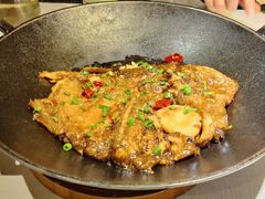 锅烧深海碟鱼头-大份-开海·红岛海鲜虾水饺(石老人店)