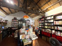 -荒岛书店(黄县路店)