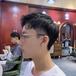 点击看大图 -十六番发型师事务所