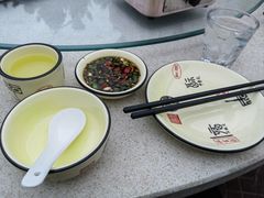 -墨脱石锅椰子鸡•香草鸭•东山羊(大东海店)