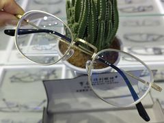 -罗伯特眼镜·蔡司官方授权(罗湖国贸店)