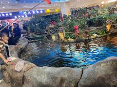 -鸿通城购物中心