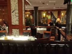 -八府香鸭·啫啫煲(华山路店)