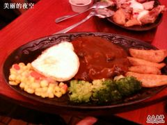 菌菇牛肉汉堡-莉迪亚意式餐厅(山大路店)