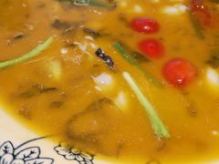 酸菜鱼片-渝半城经典川粤菜(重庆天地店)