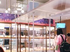 面包甜点陈列柜-奈雪的茶(湖滨银泰in77C区PRO店)