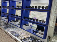 -美式眼镜·授权蔡司.依视路.尼康.豪雅.明月(南翔印象城店)