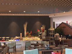 大堂-筠咖啡西餐厅(上海国展宝龙丽筠酒店)