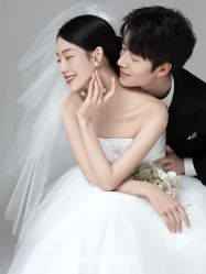-樱花婚纱摄影