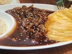 照烧肥牛蛋包饭-玛格萝妮比萨屋(四平店)