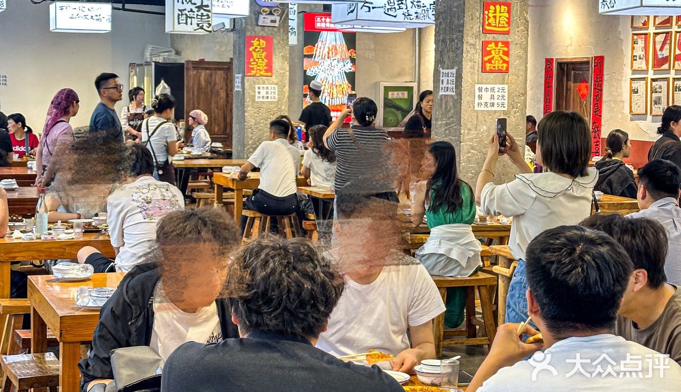 逛完陕历博必吃这家烤肉，一元1️⃣串十年不涨价