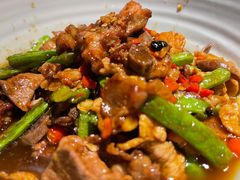 仔姜小炒肉-吃饭皇帝大土家民族菜(正大广场店)