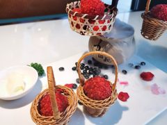 杨梅鳕鱼球-柳莺湖上·湖景餐厅·江南菜(西湖店)