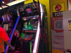 -城市英雄(维佳佰港城店)