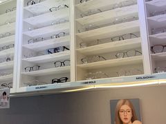 -天空之镜眼镜店蔡司依视路授权店(天通苑店)