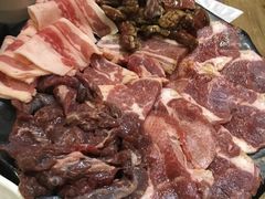 -草家酱蟹炭火烤肉店(珲春南路一店)