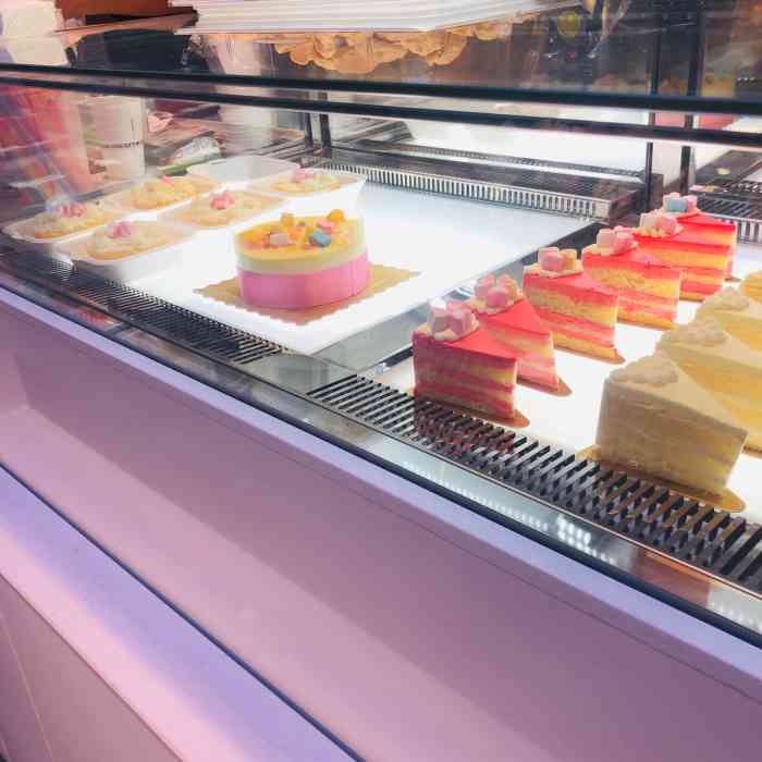 kiwi新西兰酸奶冰激凌-"这家店从去年装修到今年中午开业了～开业.