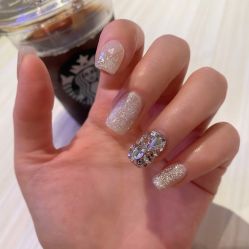 -悦指间美甲美睫