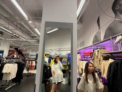 -NIKE 换季优惠店(上海青浦奥特莱斯)