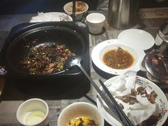 -鸣牌鸡煲(大岭山店)