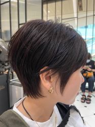 -HAIR CORNER