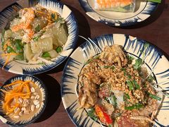 -Cuc Gach Quan Restaurant