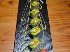 牛油果炸虾寿司卷-吟松日式料理(莘庄店)