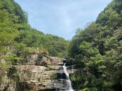 -麻城大别山桐枧冲瀑布群风景区