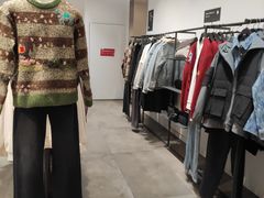 -URBAN REVIVO(上海中庚漫游城店)