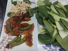 -雪乡人家东北菜·铁锅炖一切(高斯路店)