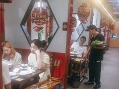 -乡土黄·鲜牛肉火锅·小龙虾(兴业街店)