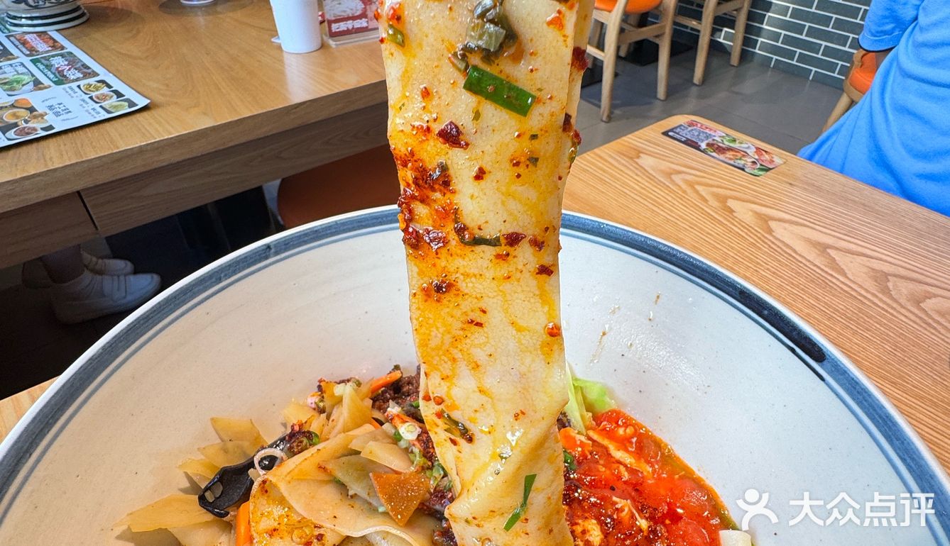 面条要吃现擀的🍜，裤带面太绝了🥹