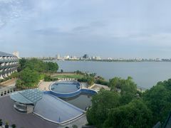 -上海滴水湖皇冠假日酒店