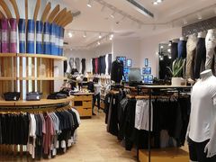 -lululemon(上海浦东IFC店)