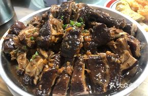 Congee Duck Stewed with Pigskin