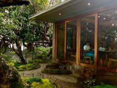 -Chom Cafe and Restaurant