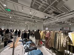 -URBAN REVIVO(北京斯普瑞斯奥特莱斯店)